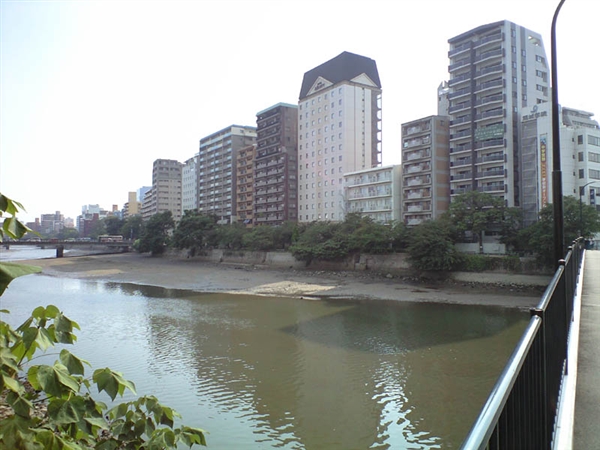 �L���̃f���w�����Ăׂ�r�W�z